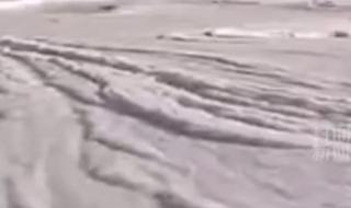 青岛海浪瞬间被冻住 青岛海浪瞬间被冻住